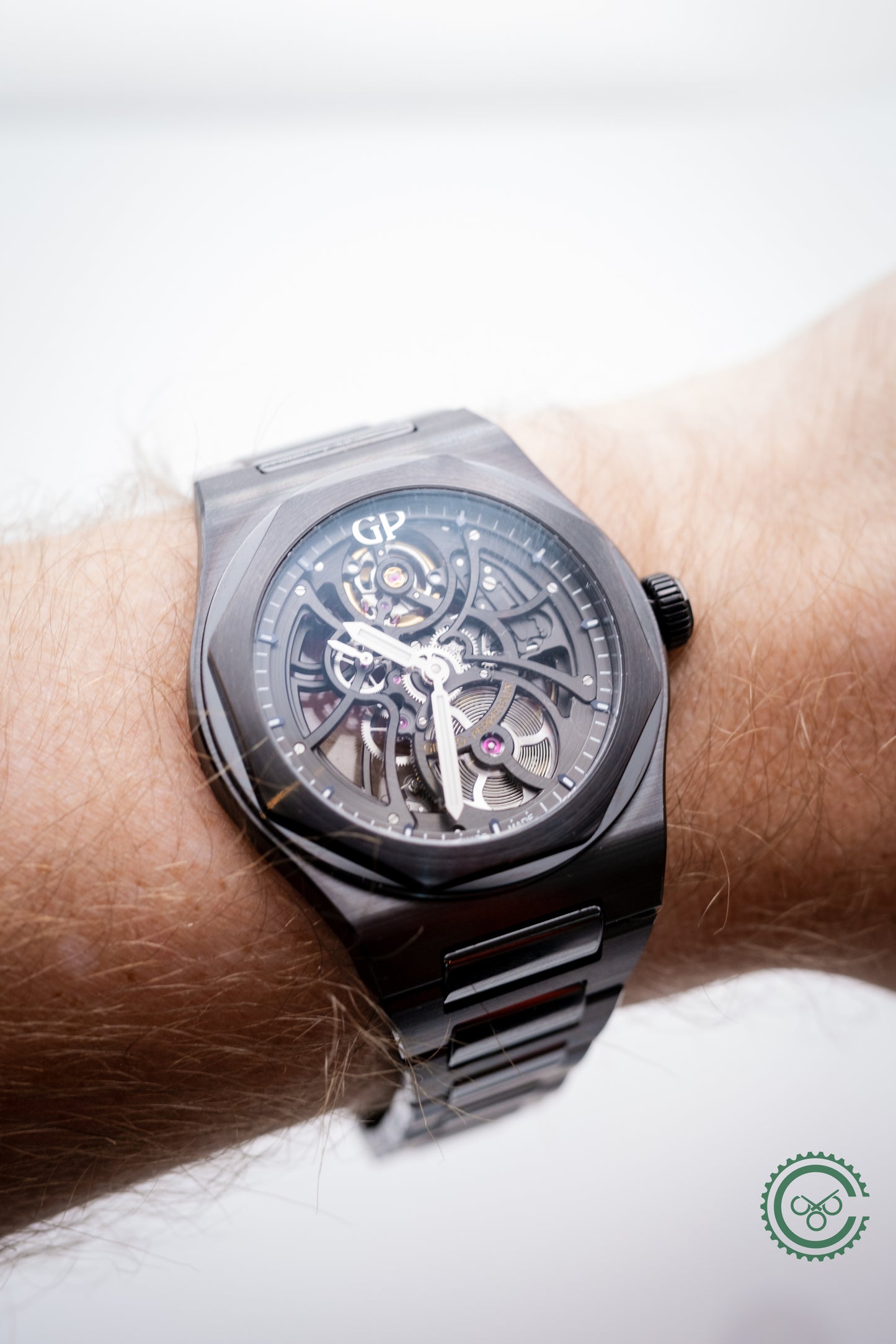 Girard-Perregaux Laureato 42mm Skeleton Ceramic 81015-32-001-32A Box and Papers