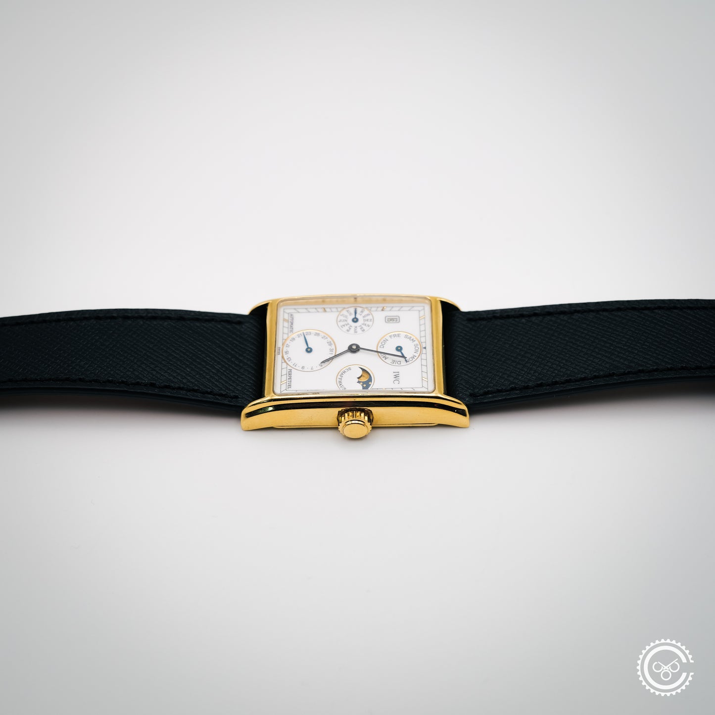 IWC Novecento Perpetual Calendar — 18k Yellow Gold