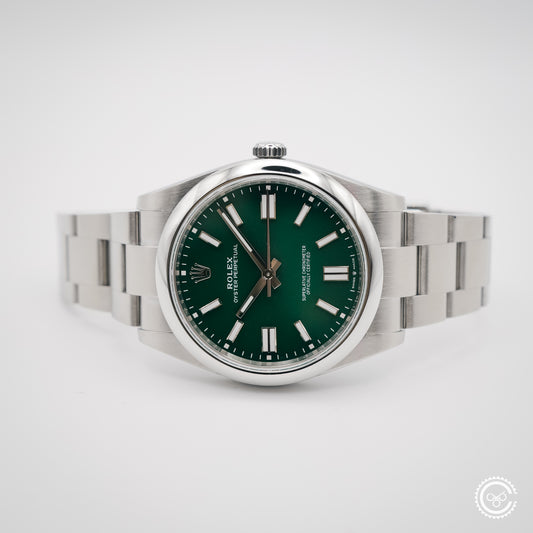 Rolex — Oyster Perpetual 41 - 124300 - 2025 — Full Set (Box & Card)