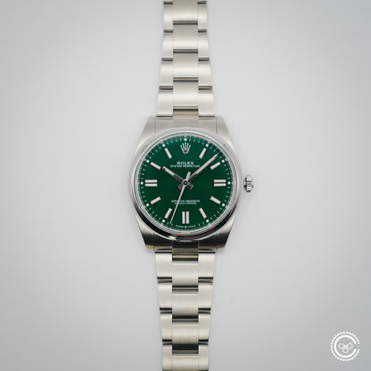 Rolex — Oyster Perpetual 41 - 124300 - 2025 — Full Set (Box & Card)