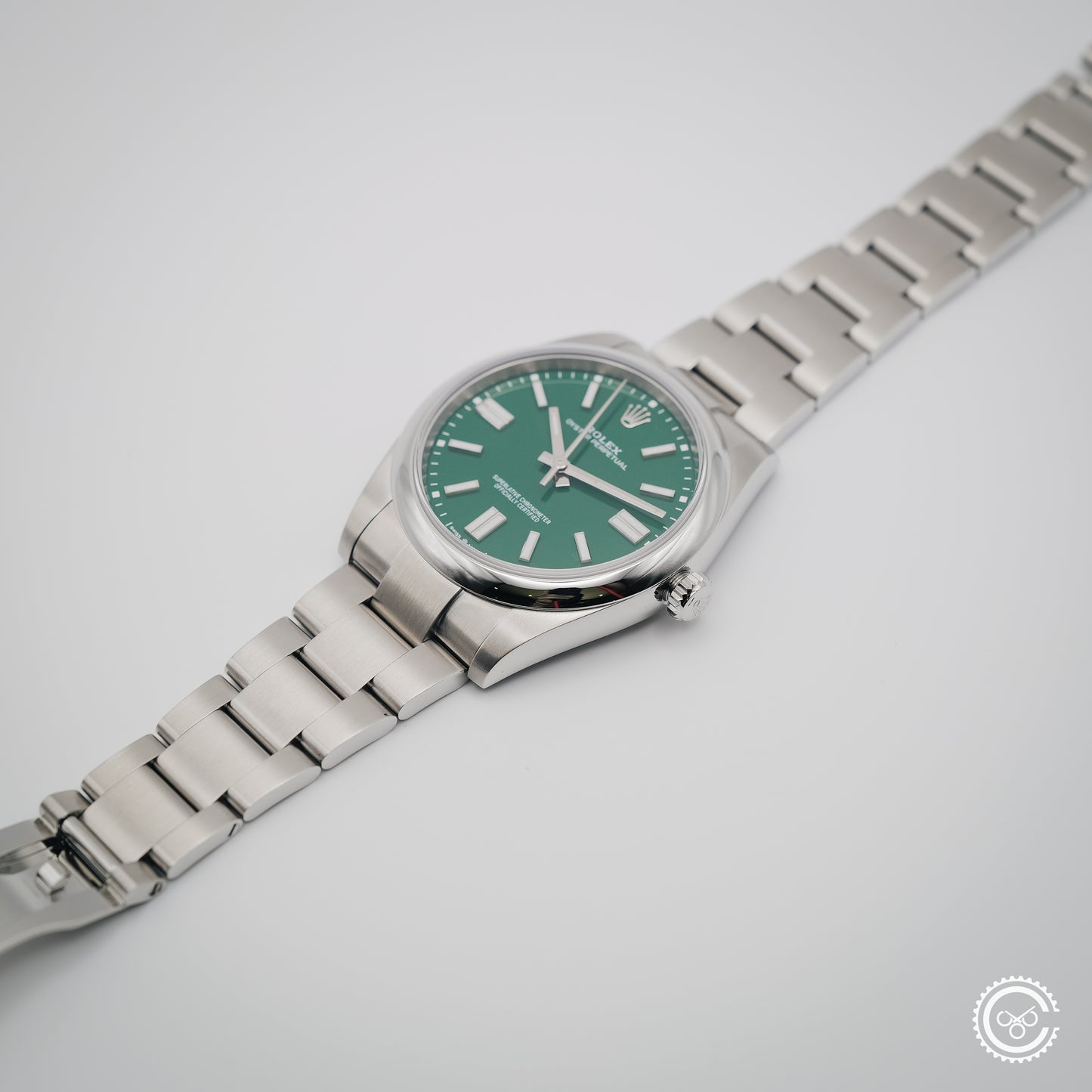Rolex — Oyster Perpetual 41 - 124300 - 2025 — Full Set (Box & Card)