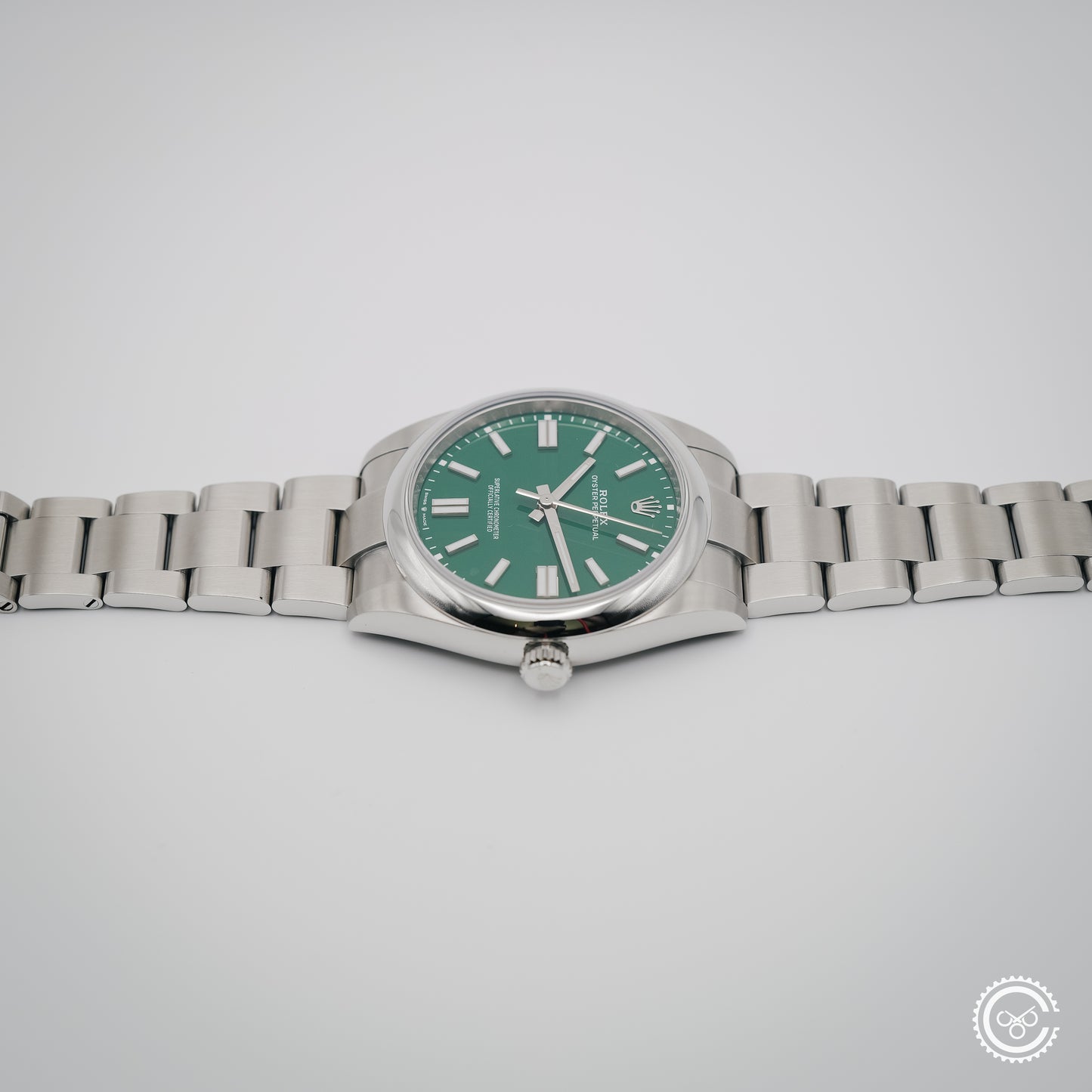 Rolex — Oyster Perpetual 41 - 124300 - 2025 — Full Set (Box & Card)