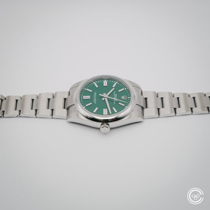 Rolex — Oyster Perpetual 41 - 124300 - 2025 — Full Set (Box & Card)