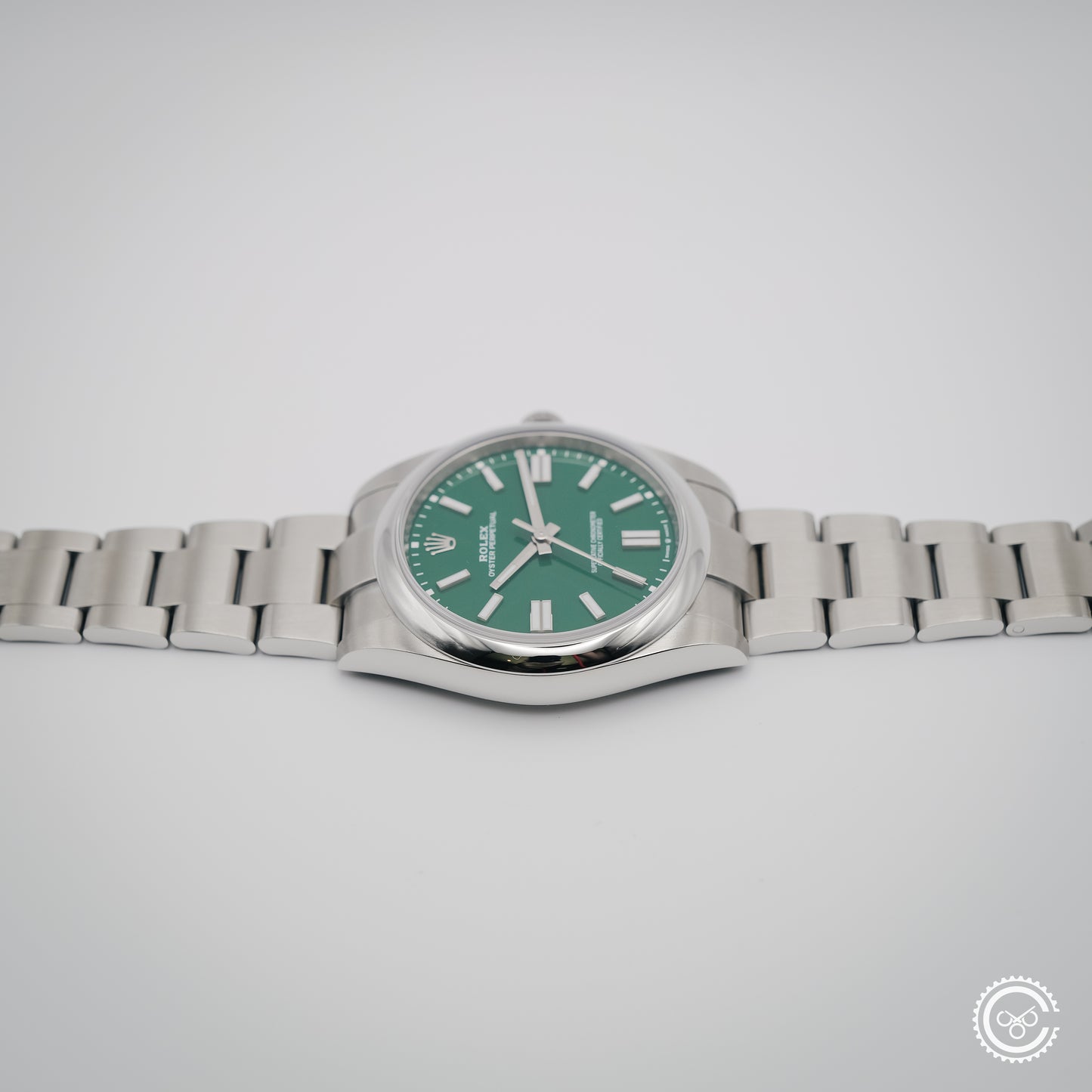 Rolex — Oyster Perpetual 41 - 124300 - 2025 — Full Set (Box & Card)