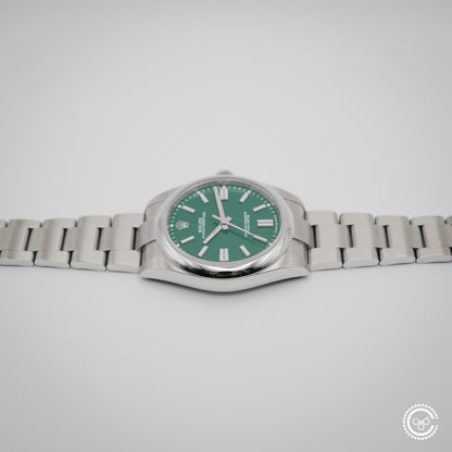 Rolex — Oyster Perpetual 41 - 124300 - 2025 — Full Set (Box & Card)