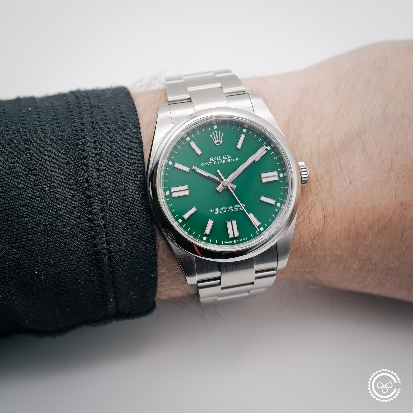 Rolex — Oyster Perpetual 41 - 124300 - 2025 — Full Set (Box & Card)